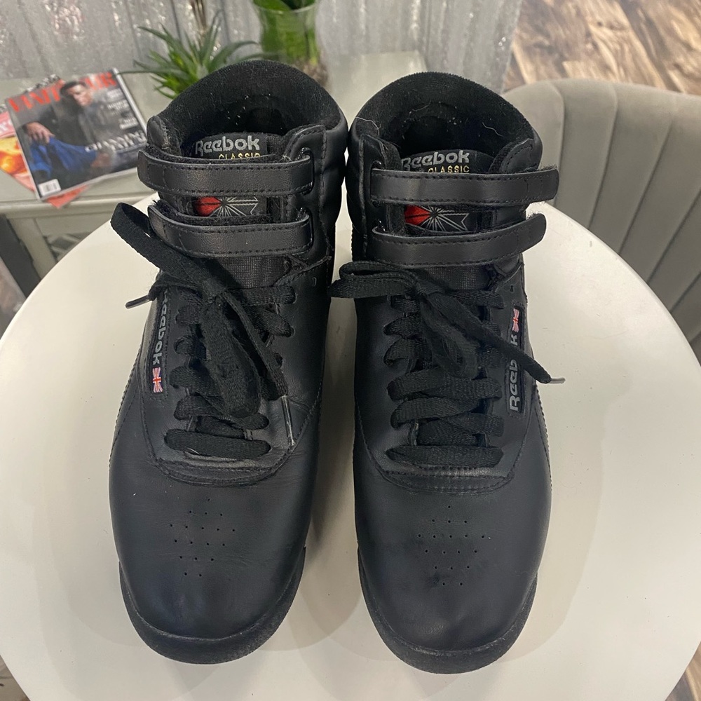 Reebok freestyle hitop size 7.5 black